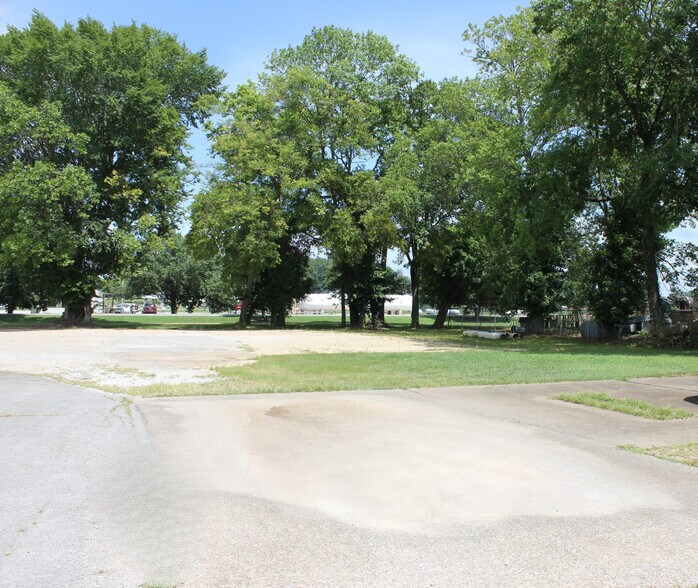 More Photos Of 339 E Main St, Auburn Restaurant For Sale