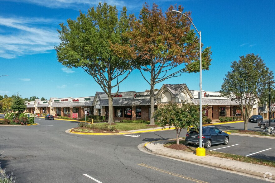 Primary Photo Of 358-400 Elden St, Herndon Storefront For Lease