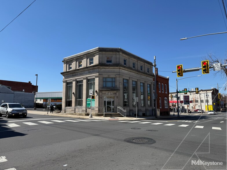 More Photos Of 936 N 9th St, Reading Bank For Sale