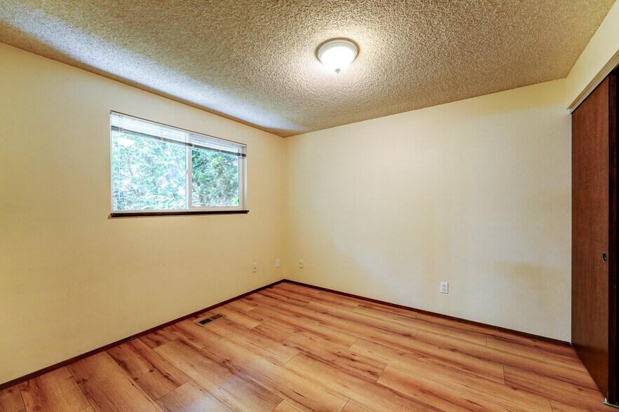 More Photos Of 1397-1407 SE 130th Ave, Portland Apartments For Sale