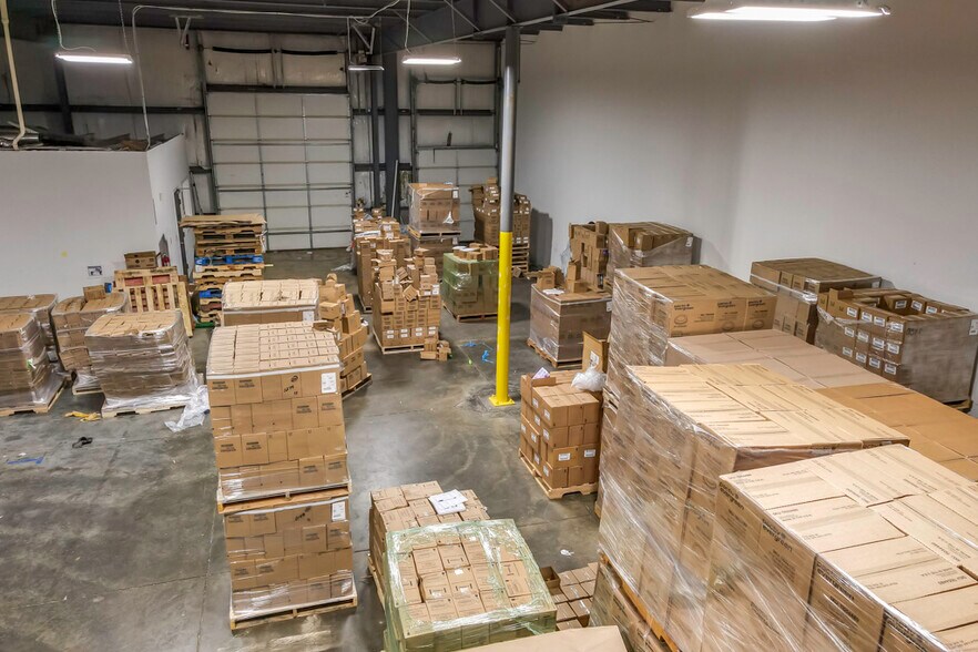 More Photos Of 2840 Mitthoeffer Pl, Indianapolis Warehouse For Sale