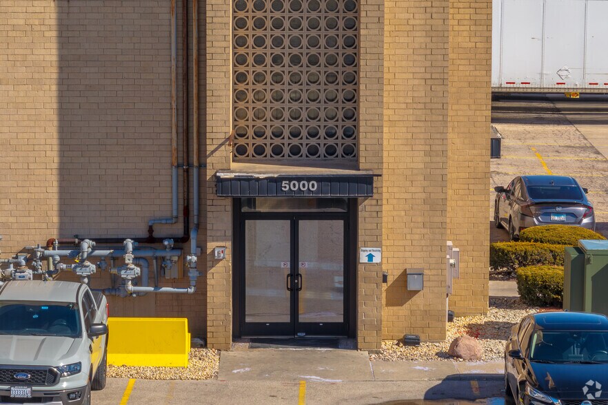 More Photos Of 5000 Proviso Dr, Melrose Park Distribution For Lease