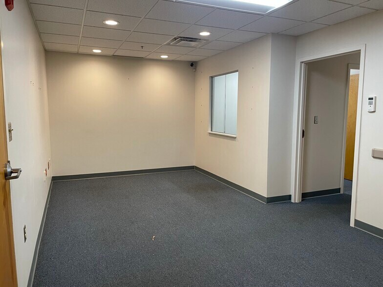 More Photos Of 285 Governor St, Providence Medical For Lease