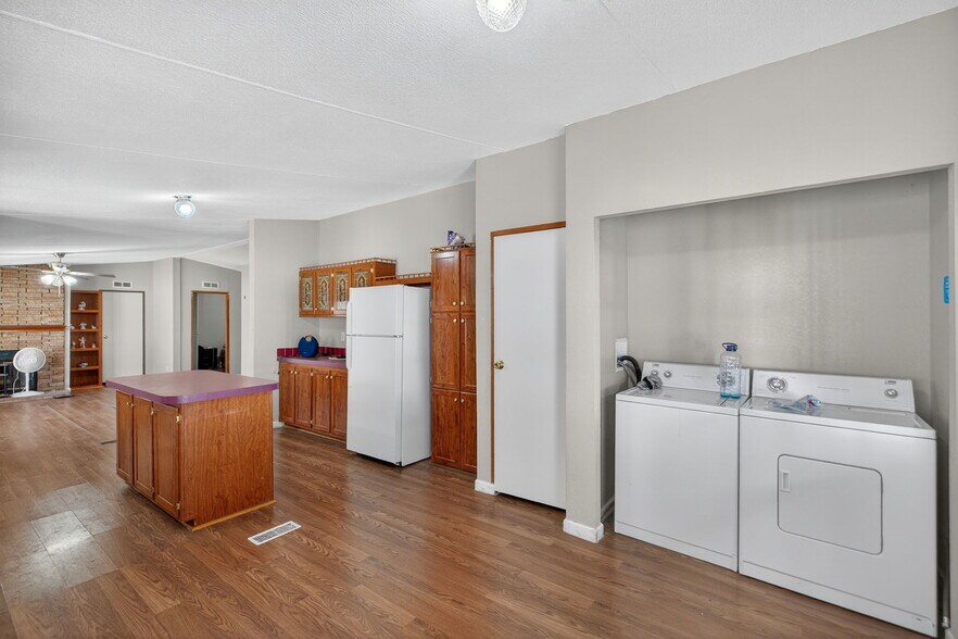 More Photos Of 11010 W Joan Dr, Odessa Warehouse For Sale