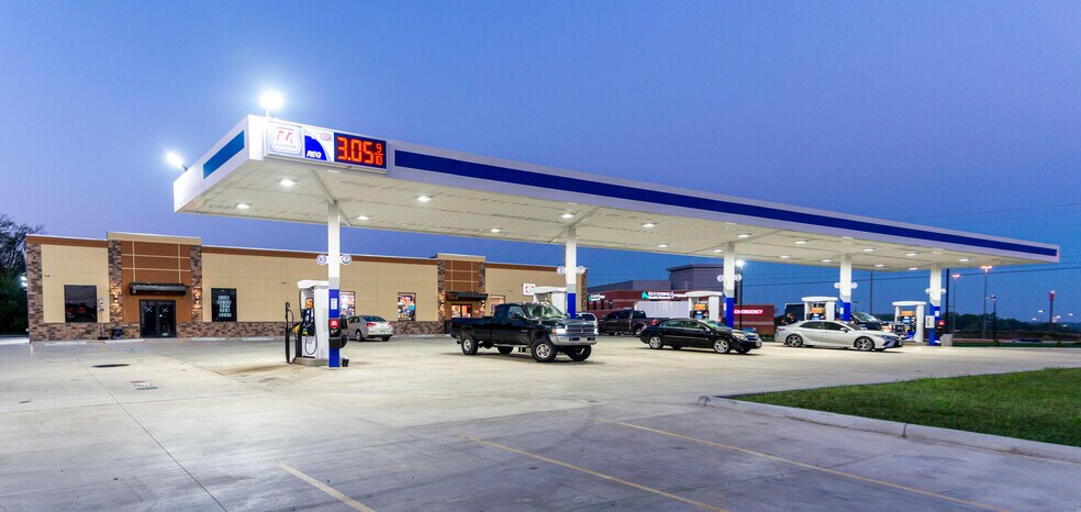 More Photos Of 315 Looney Rd, Piqua Service Station For Lease
