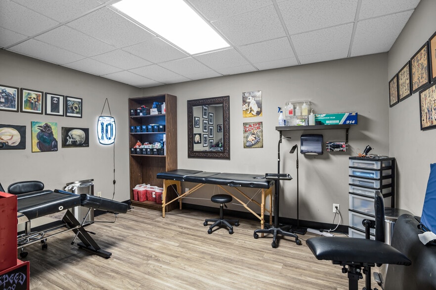 More Photos Of 320 N Main St, Prineville Storefront Retail Office For Sale