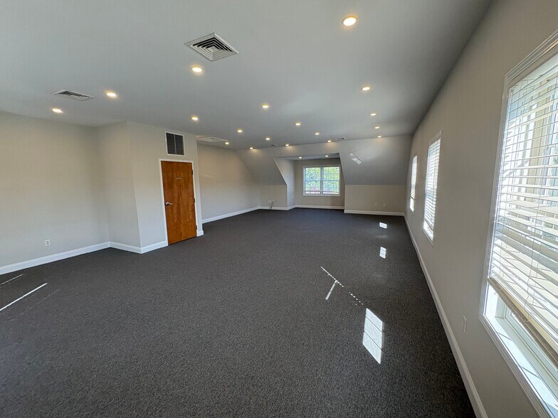 More Photos Of 399 Oak St, South Amboy Flex For Lease