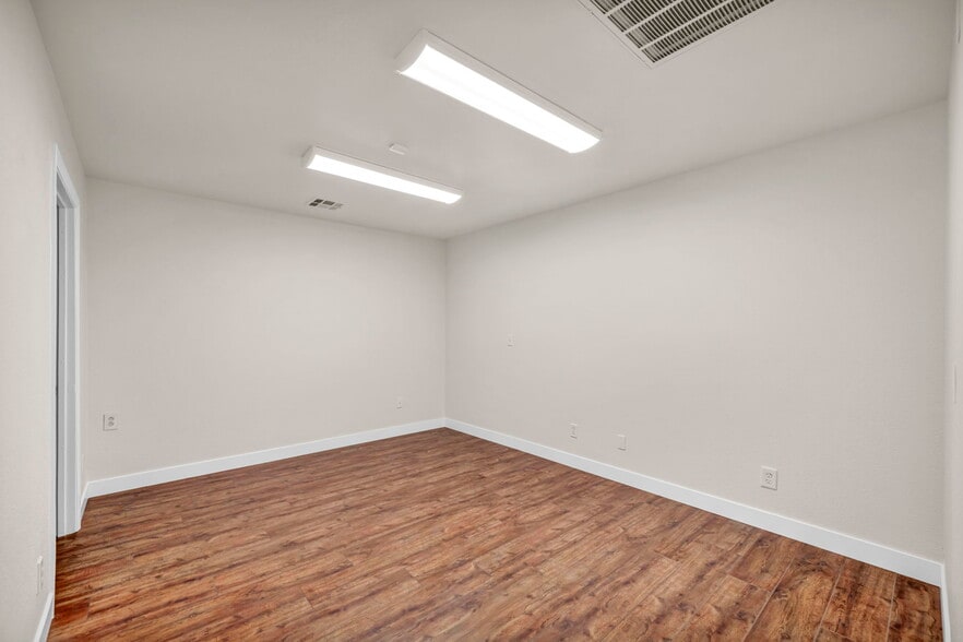 More Photos Of 4040 Arcata Way, North Las Vegas Light Manufacturing For Lease