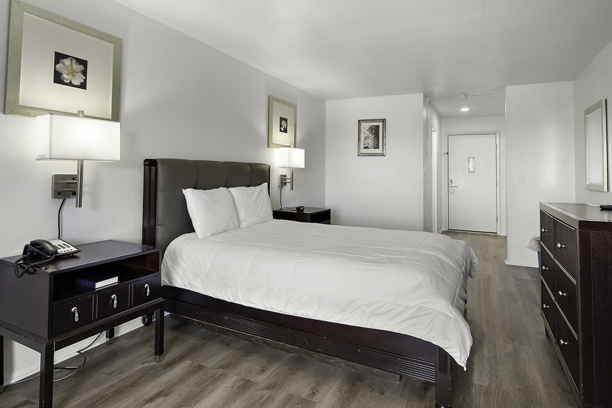 More Photos Of 700 Norris Harbor Dr, Crisfield Hotel For Sale