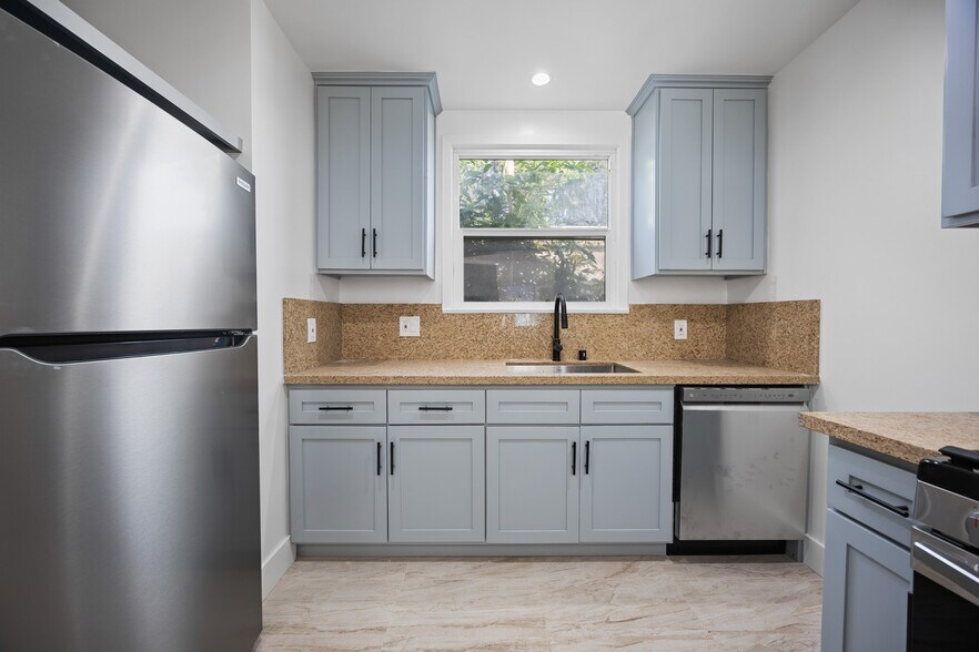 More Photos Of 616 Sunset Ave, Venice Apartments For Sale