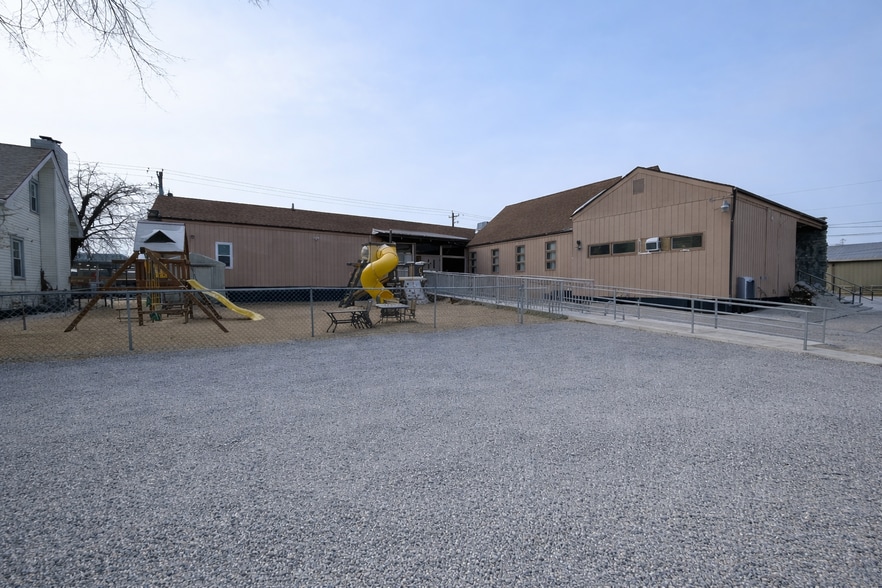 More Photos Of 7101 Bluffton Rd, Fort Wayne Specialty For Sale