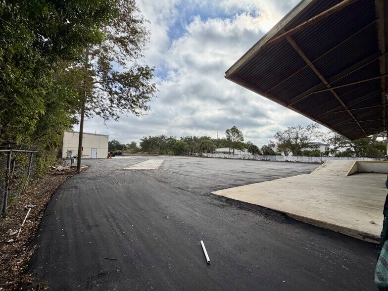 More Photos Of 13755 U.S. Highway 19 N, Clearwater Warehouse For Lease