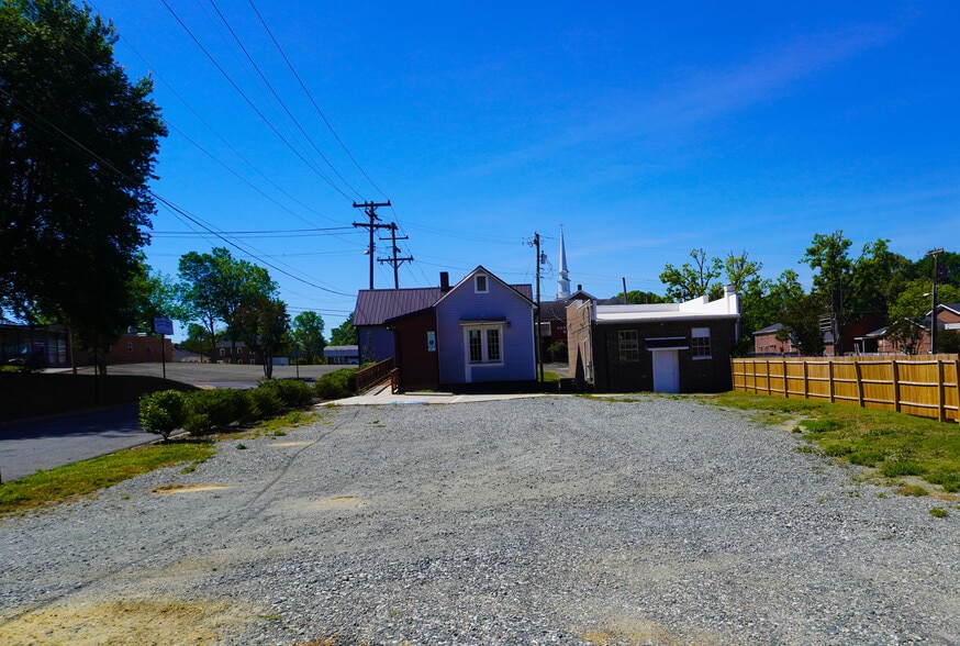 More Photos Of 303 W Harden St, Graham General Retail For Lease