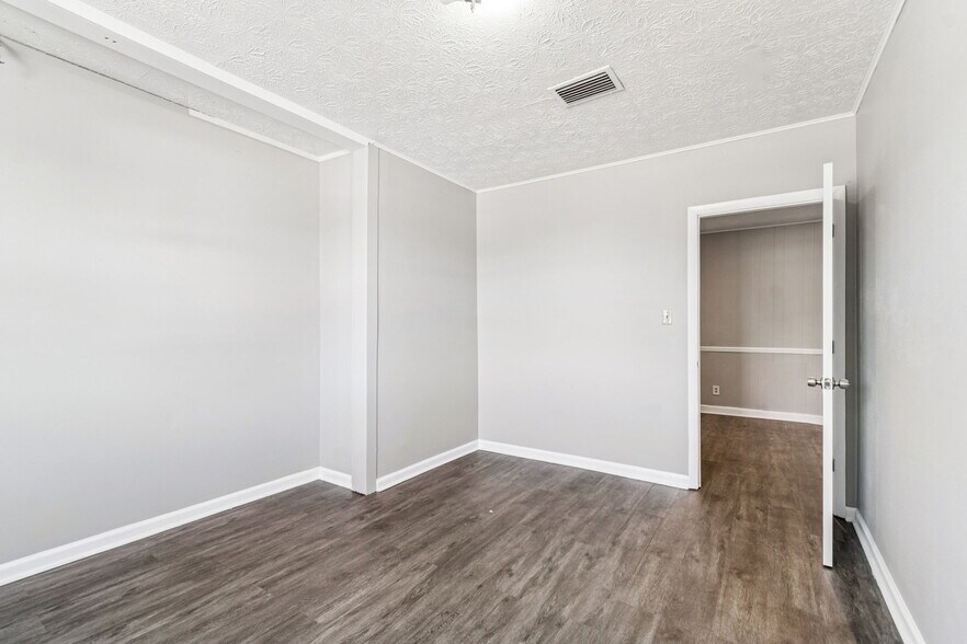 More Photos Of 715 McDuff Ave, Jacksonville Storefront Retail Residential For Sale