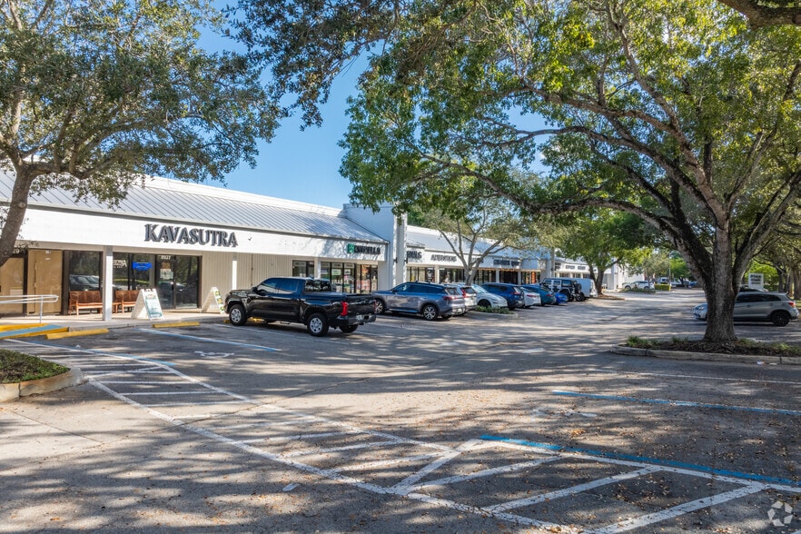 More Photos Of 8901-8933 W Oakland Park Blvd, Sunrise Unknown For Lease