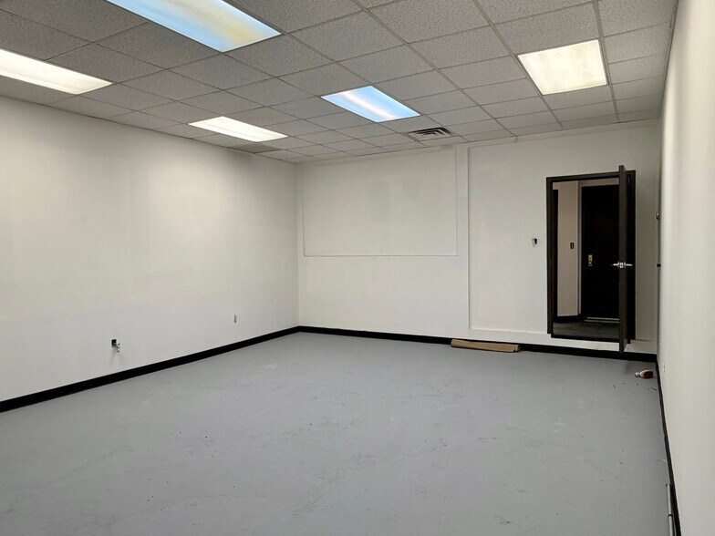 More Photos Of 18-17 42nd St, Astoria Light Distribution For Lease