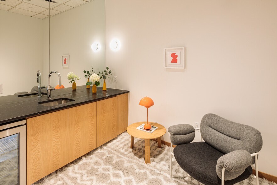 More Photos Of 7272 Wisconsin Ave, Bethesda Office For Sale