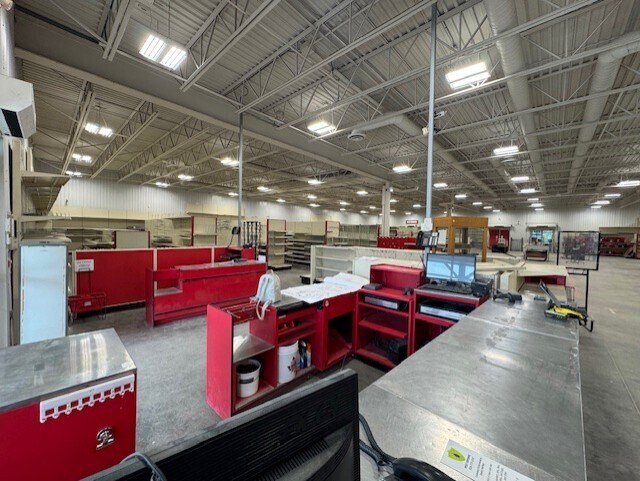 More Photos Of 2954 Ontario St, Perth East Freestanding For Lease