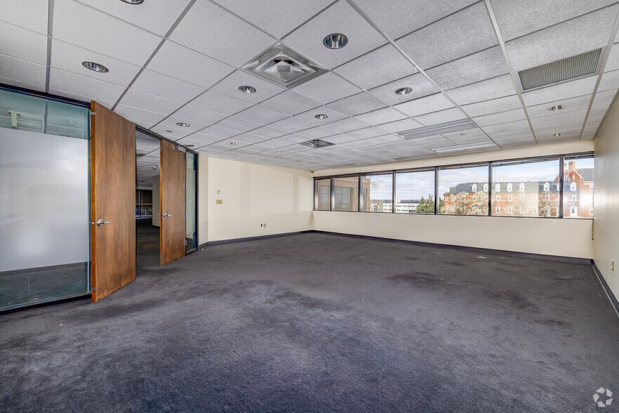 More Photos Of 30 Merchant St, Cincinnati Office For Lease