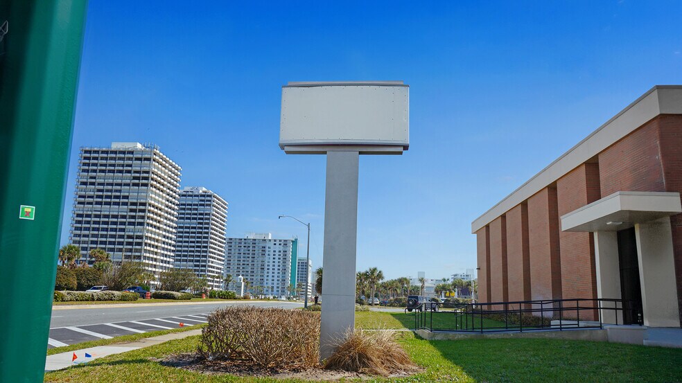 More Photos Of 902 S Atlantic Ave, Ormond Beach Bank For Sale