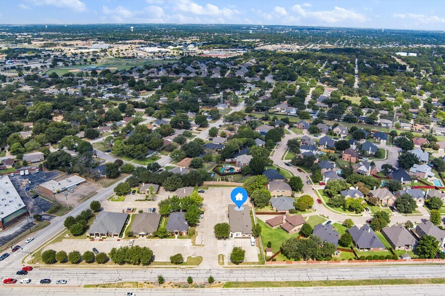 More Photos Of 450 W Harwood Rd, Hurst Freestanding For Sale