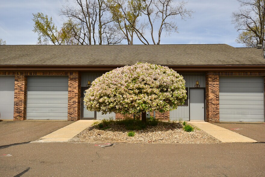 More Photos Of 400 Chapel Rd, South Windsor Light Manufacturing For Sale