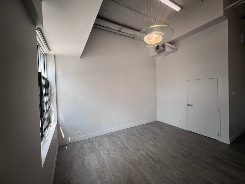 More Photos Of 291 N Union Ave, Chicago Apartments For Sale