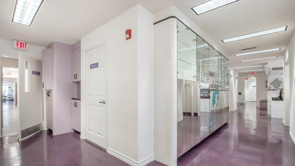 More Photos Of 7777 N University Dr, Tamarac Medical For Sale