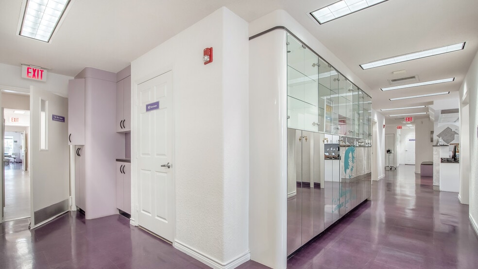 More Photos Of 7777 N University Dr, Tamarac Medical For Sale