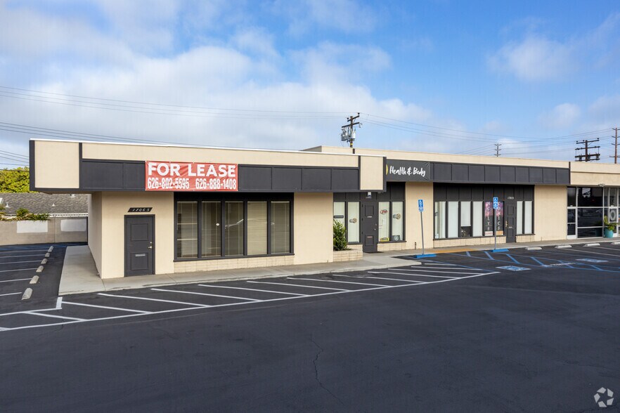 More Photos Of 17055 Newland St, Huntington Beach Unknown For Lease