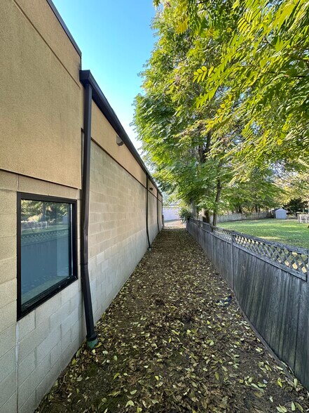 More Photos Of 5412 Monroe St, Toledo Storefront For Sale