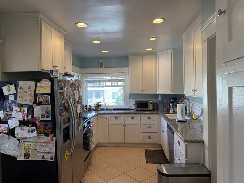 More Photos Of 3704 E 2nd St, Long Beach Apartments For Sale