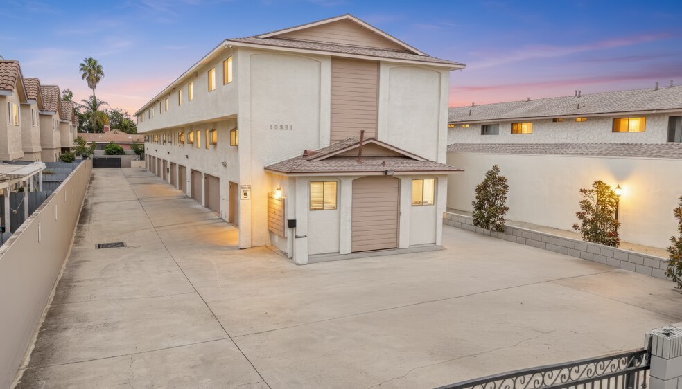 More Photos Of 15531 Woodruff Ave, Bellflower Apartments For Sale
