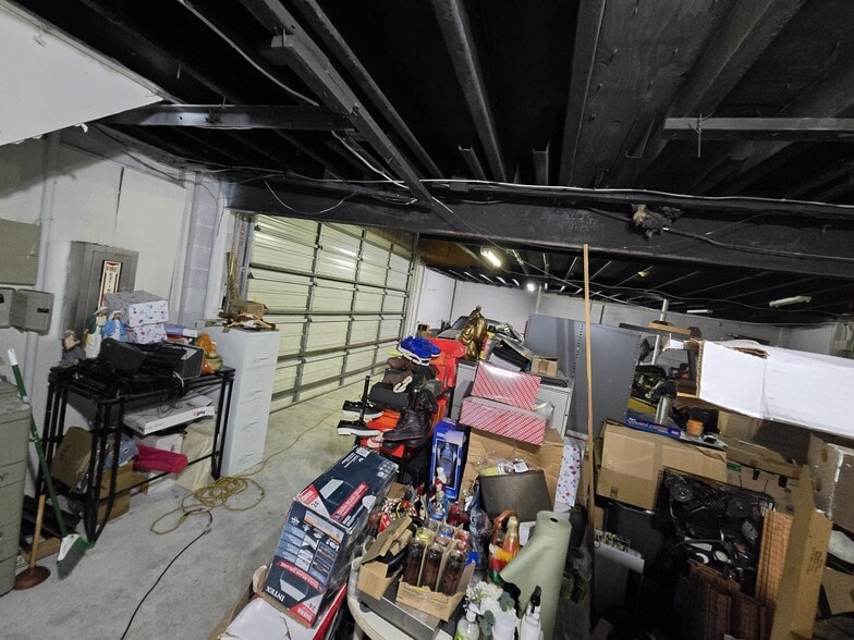 More Photos Of 3001 Jean Lafitte Pky, Chalmette Light Distribution For Sale