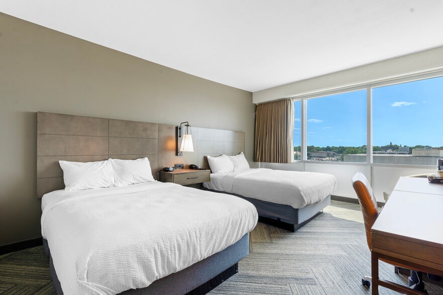 More Photos Of 101 E Adams St, Springfield Hotel For Sale