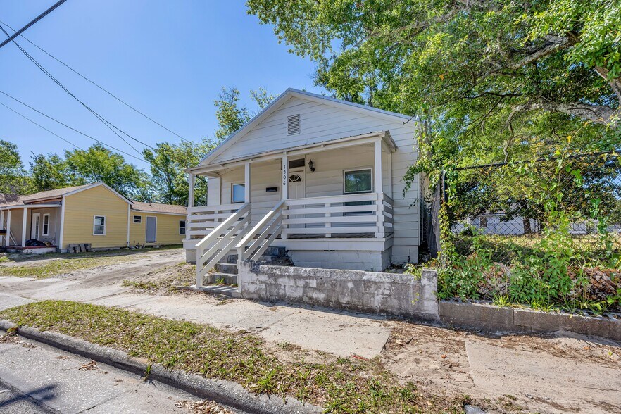 More Photos Of 1206 Dawson St, Wilmington Office Residential For Sale