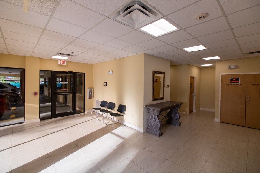 More Photos Of 3745 Broadway, Fort Myers Medical For Sale
