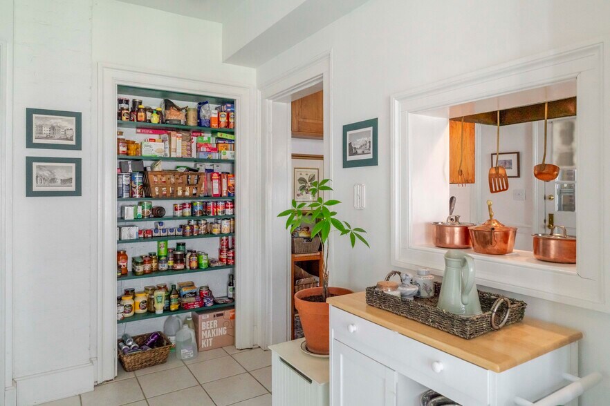 More Photos Of 610 New Hope Rd, Staunton Specialty For Sale