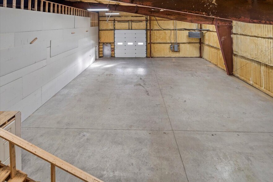 More Photos Of 0000 Orchard Lake, Pontiac Light Manufacturing For Lease
