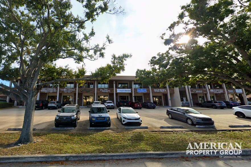 More Photos Of 3920 Bee Ridge Rd, Sarasota Medical For Lease