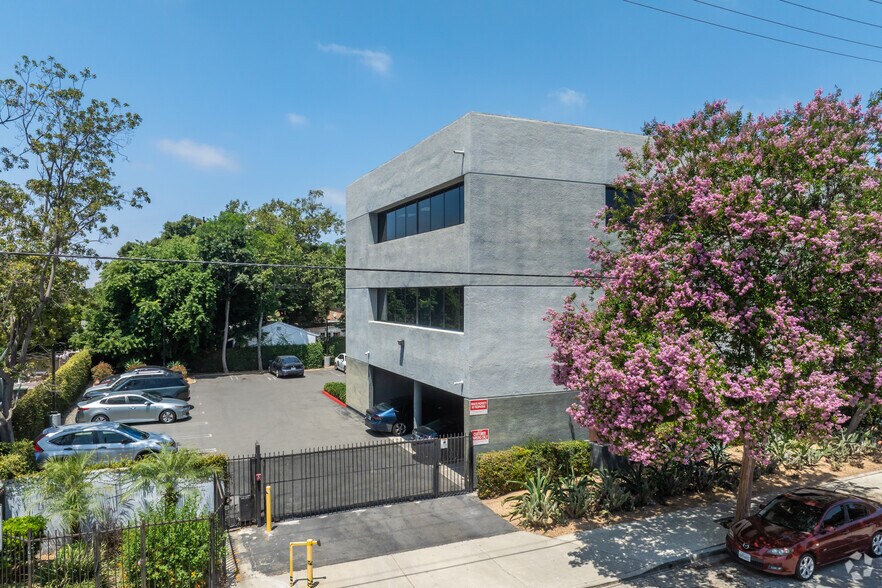 More Photos Of 1600 E 4th St, Santa Ana Office For Lease