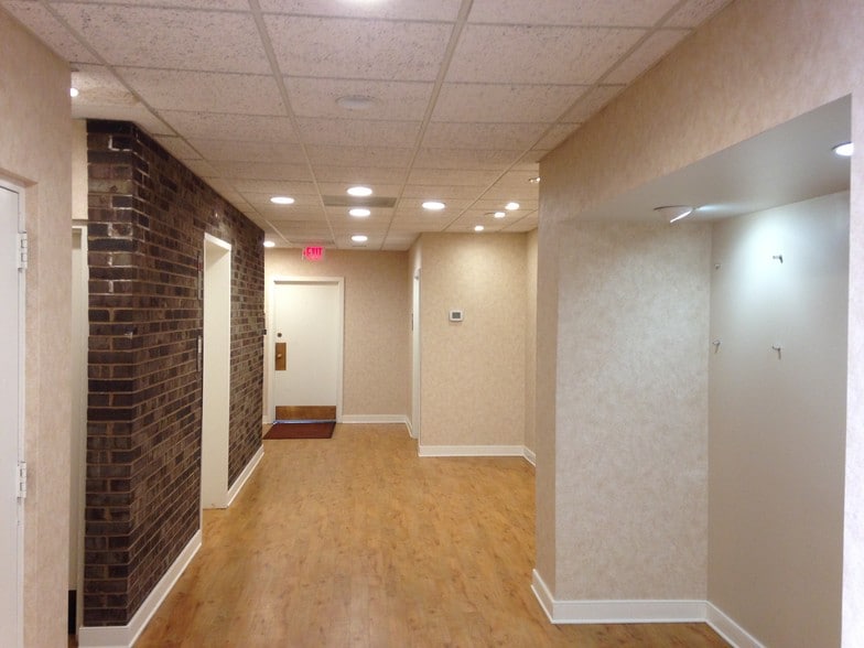 More Photos Of 1100 Welborne Dr, Richmond Office For Lease