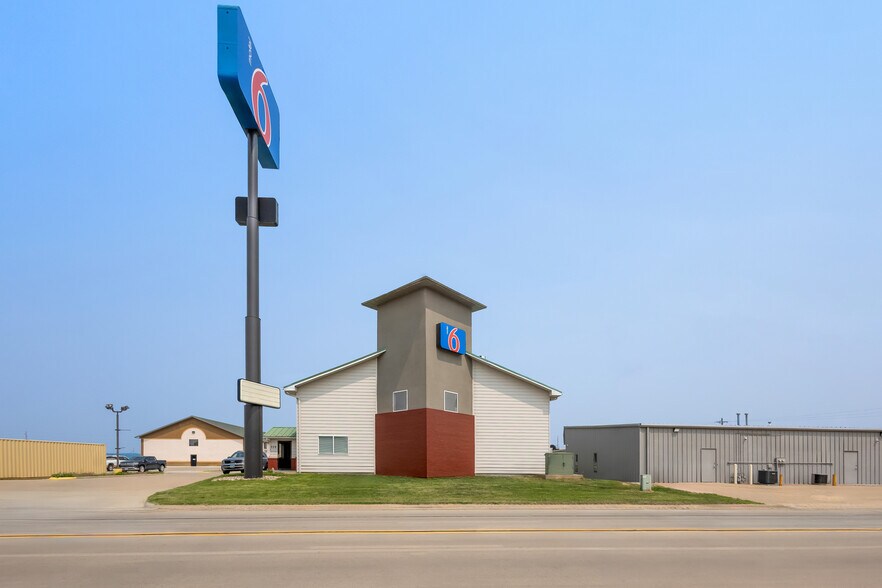 Primary Photo Of 110 Sodrac Dr, North Sioux City Hotel For Sale