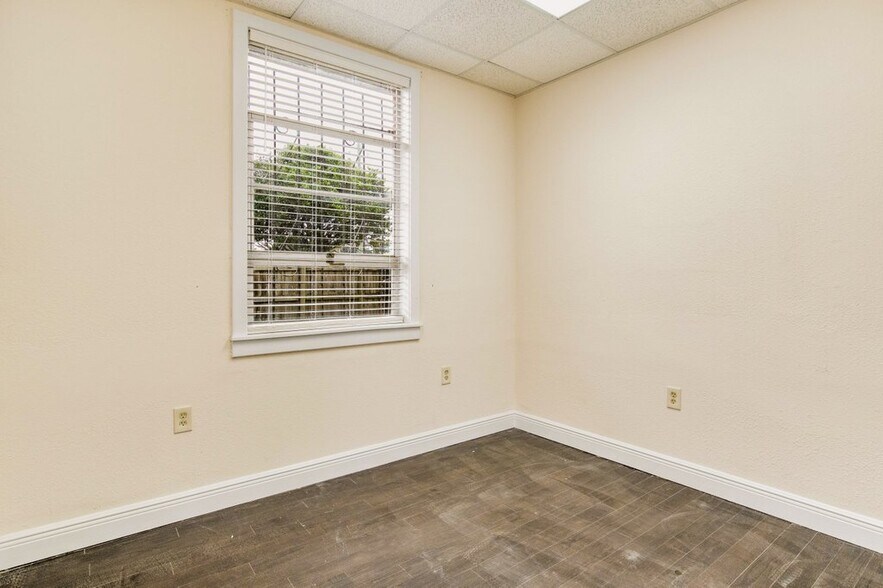 More Photos Of 2220 N Palafox St, Pensacola Medical For Sale
