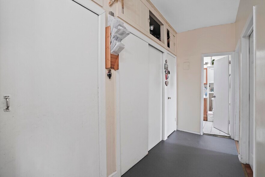 More Photos Of 1890 W 6th St, Brooklyn Storefront Retail Residential For Sale