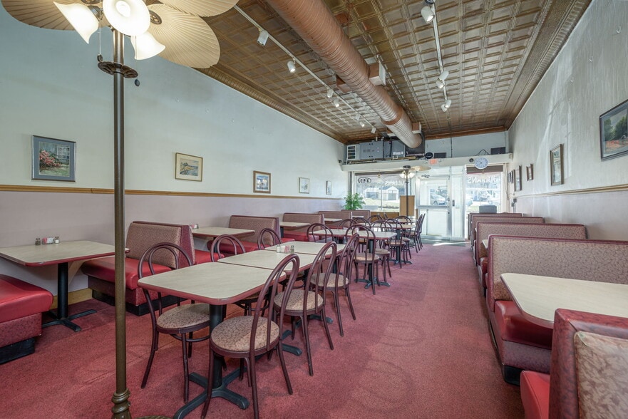 More Photos Of 314 Pioneer St, Akron Storefront For Sale