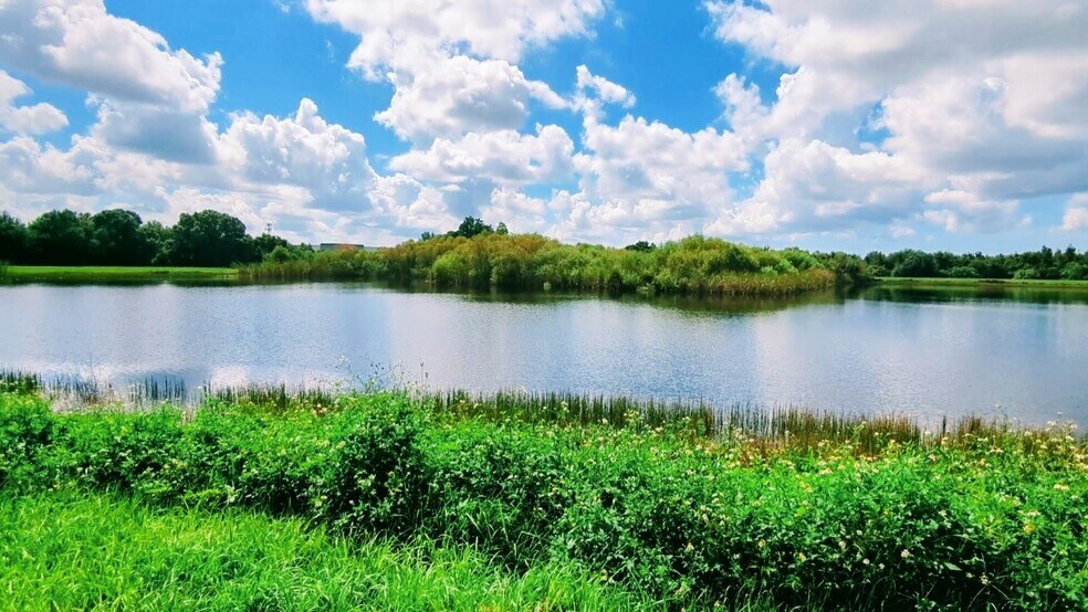 More Photos Of 2328 72nd Dr E, Sarasota Warehouse For Sale