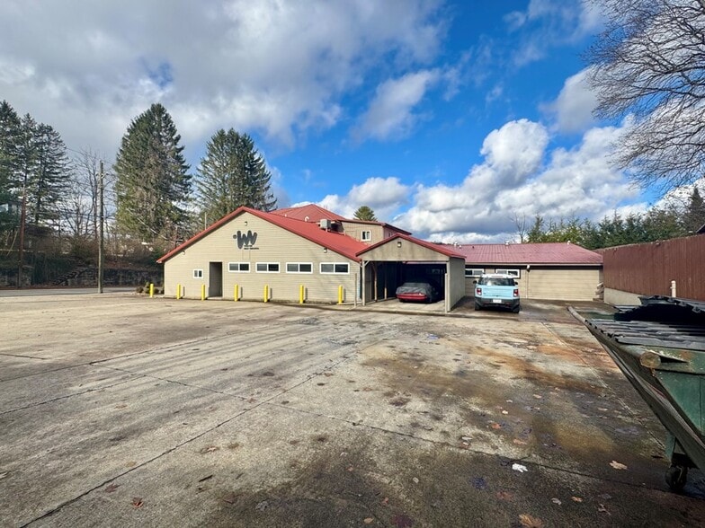 More Photos Of 715 N Kanawha St, Beckley Freestanding For Lease