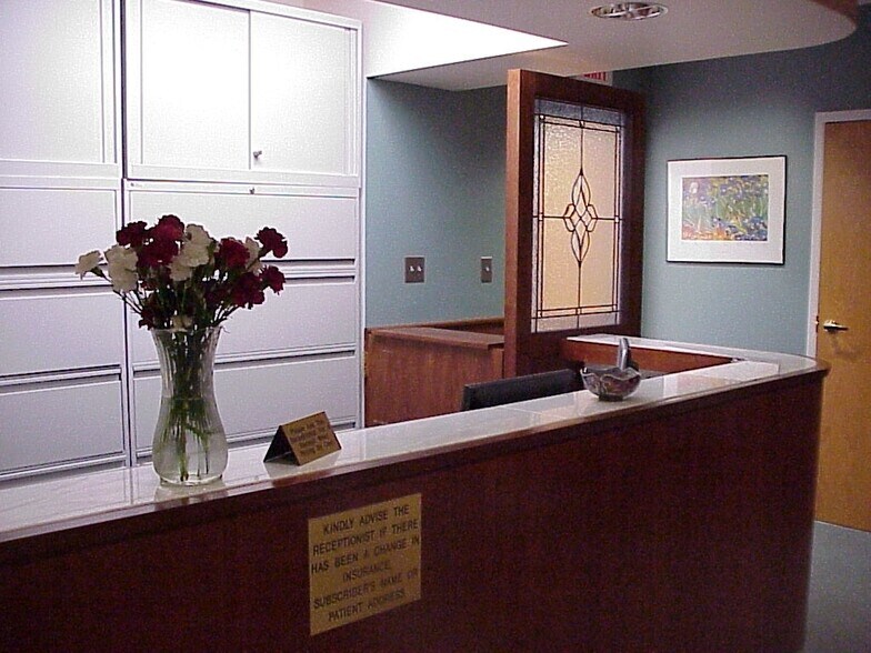 More Photos Of 110 Chesley Dr, Media Office For Sale