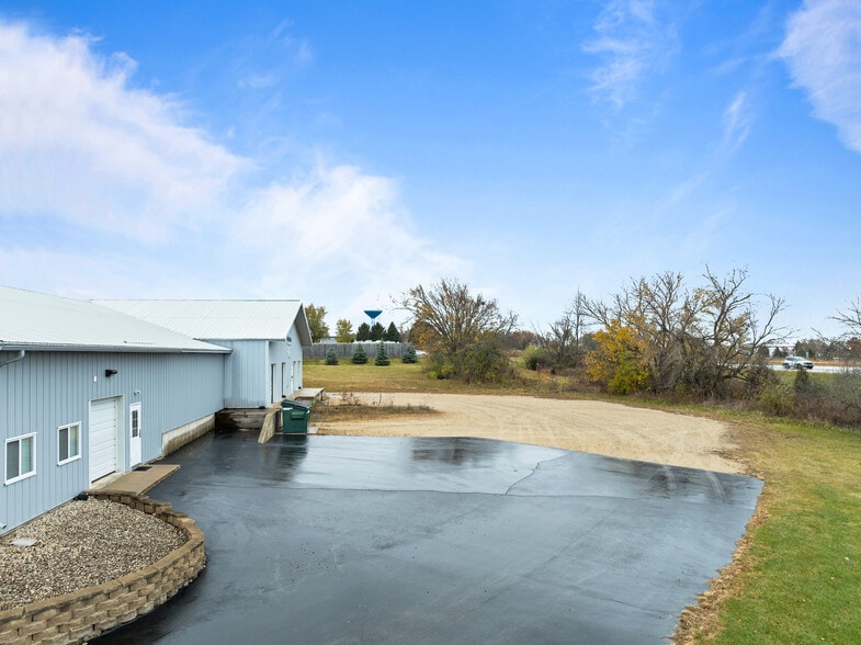 More Photos Of 130 Elizabeth Ln, Genoa City Industrial For Lease